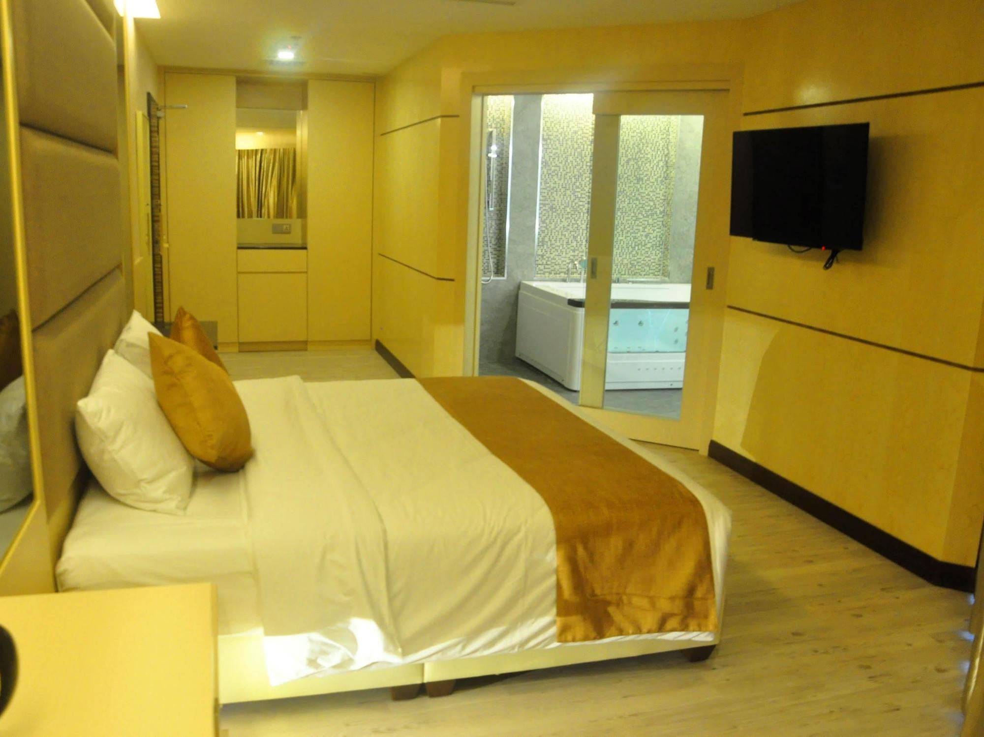 Geobay Hotel Johor Bahru Exterior foto