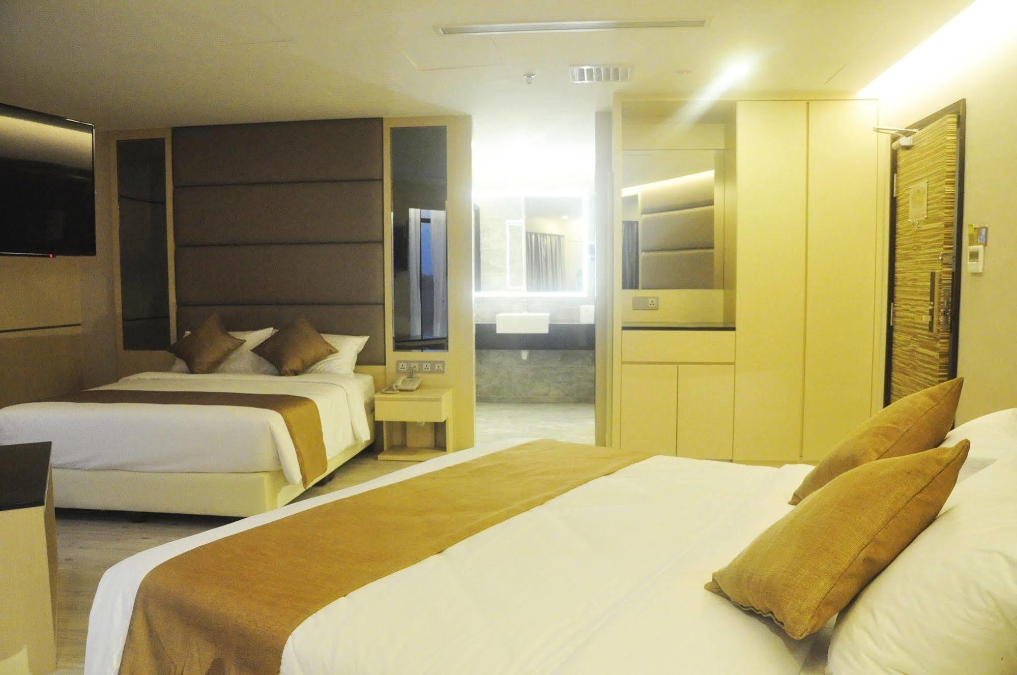 Geobay Hotel Johor Bahru Exterior foto
